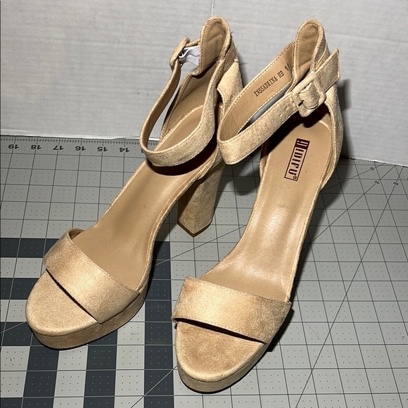 IDIFU Women's Tan  Sabrina platform heels - Picture 5 of 7